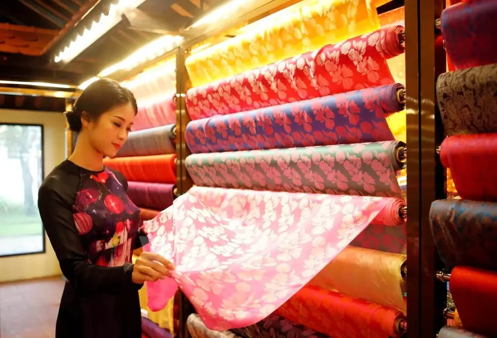 Tour Hà Nội – Côn Minh – Kiệu Tử Sơn 4N3Đ