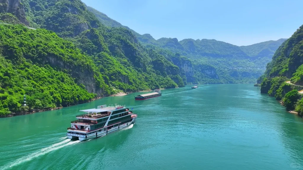 Tour Nghi Xương – Tam Hiệp – Phượng Hoàng Cổ Trấn – Trương Gia Giới 5N4Đ