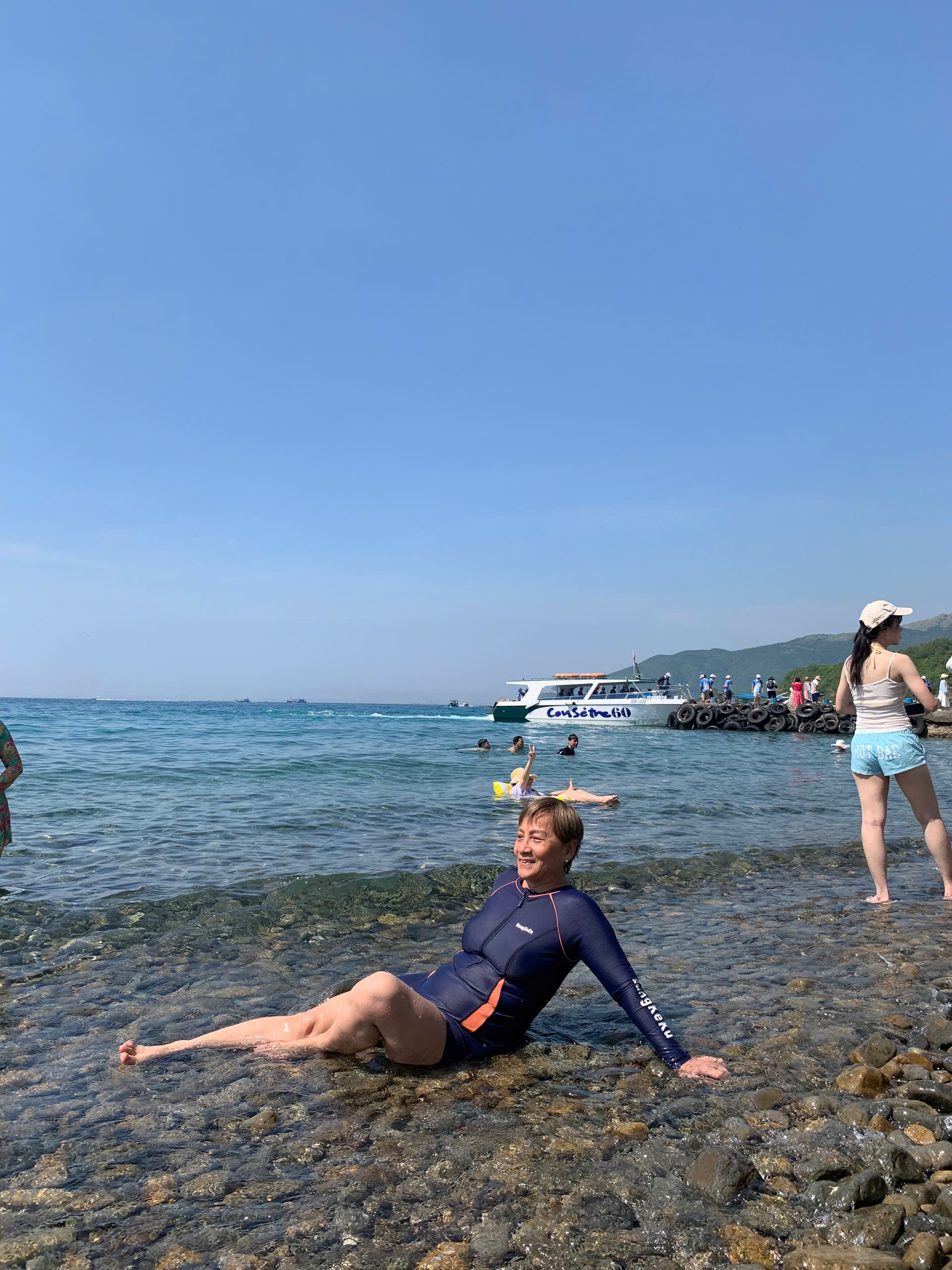 Lặn ngắm san hô tour 3 đảo Nha Trang