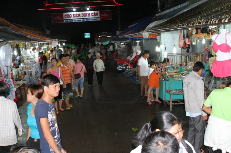 Chợ đêm Dinh Cậu Phú Quốc