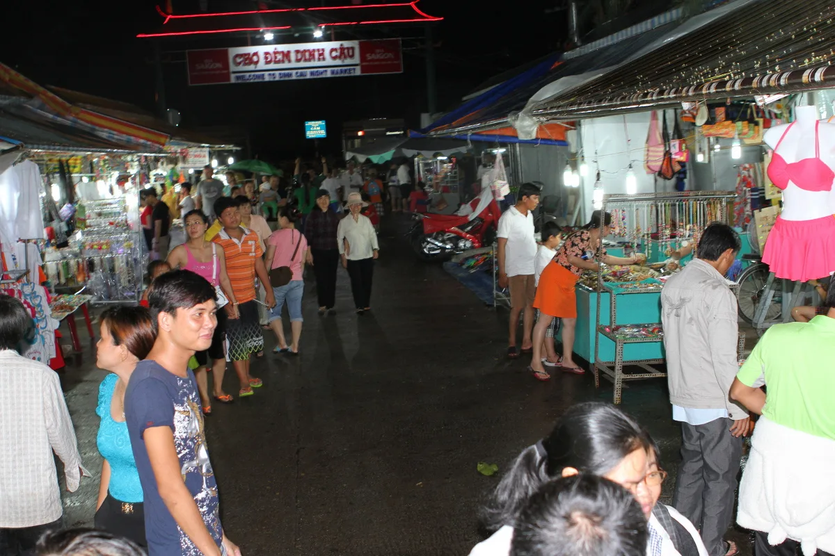 Chợ đêm Dinh Cậu Phú Quốc