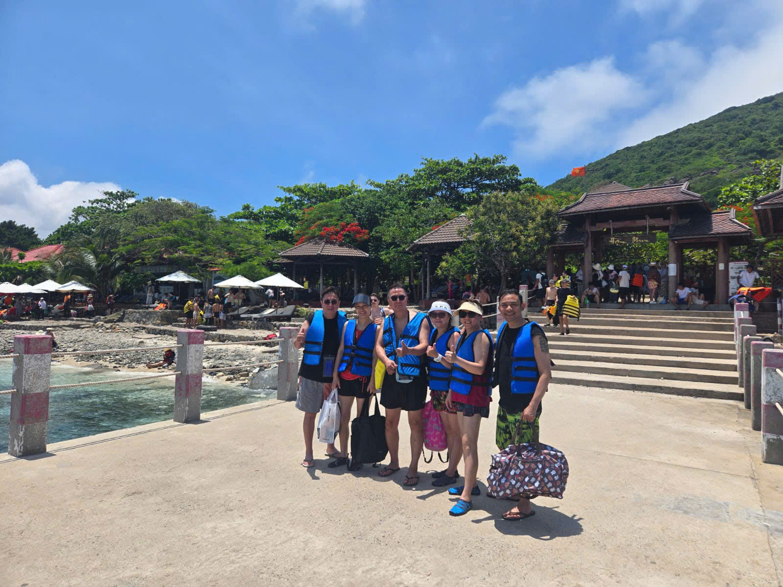 Bãi biển Hòn Mun Nha Trang