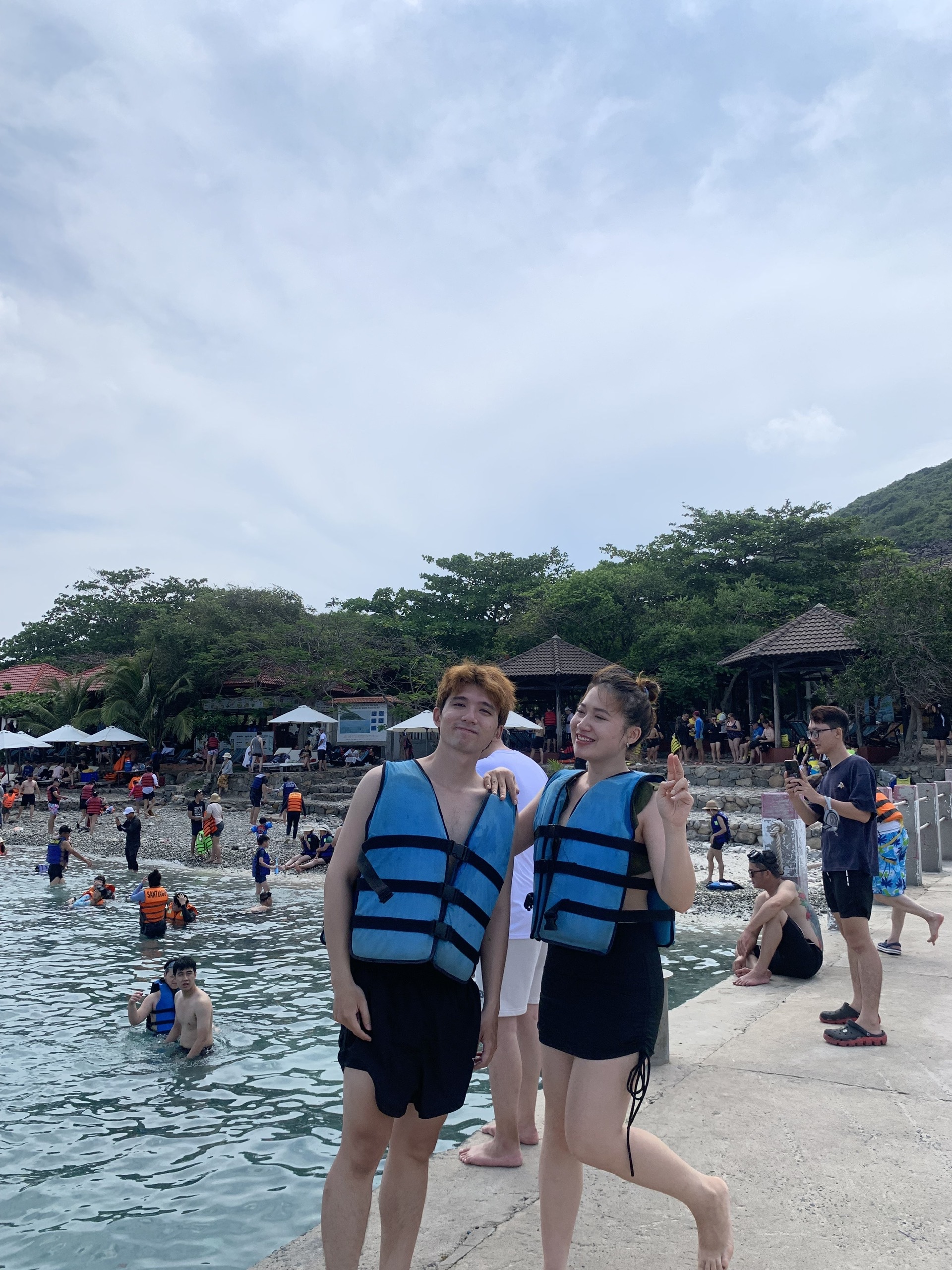 Bãi cát trắng Hòn Mun