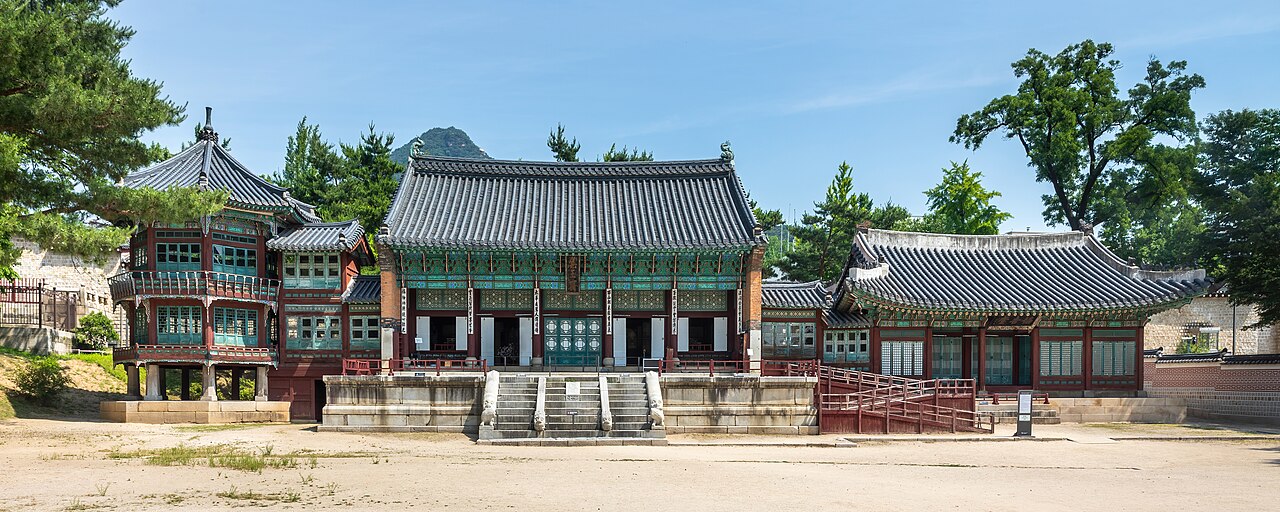 Seoul Gyeongbokgung palace South Korea